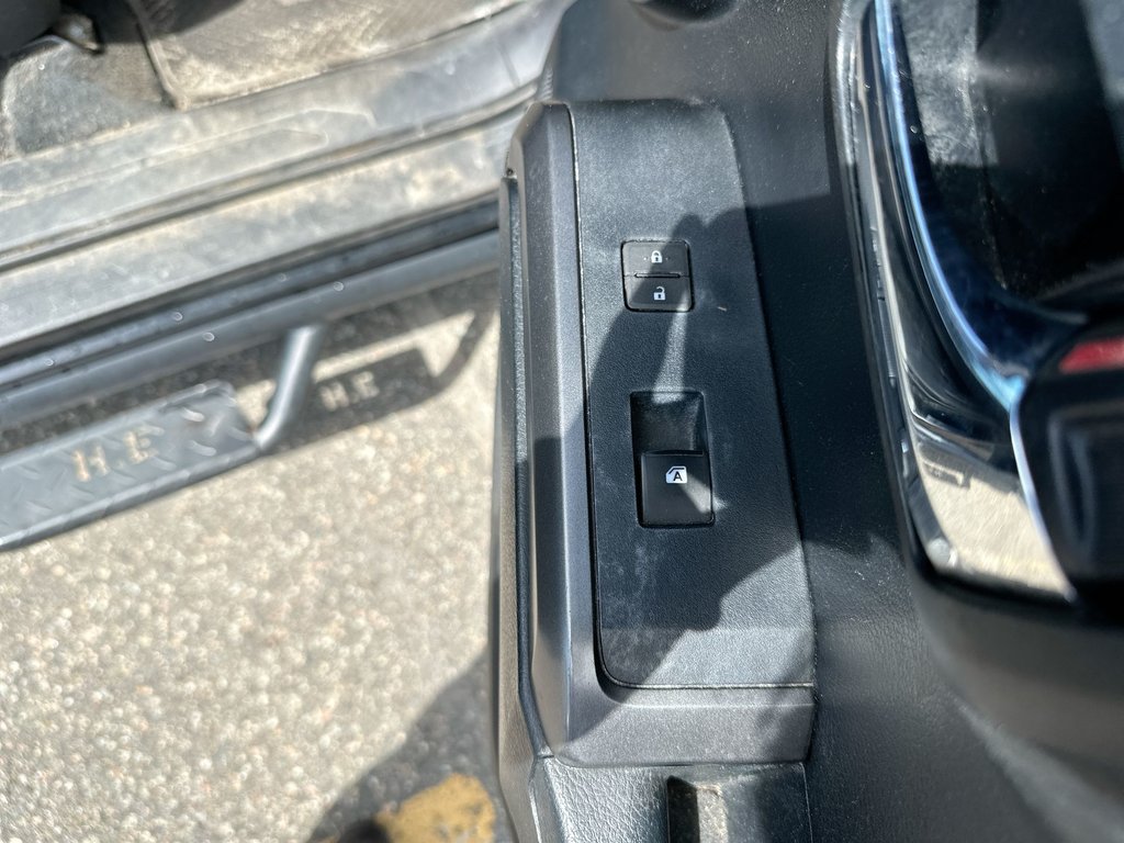 2016 Toyota Tacoma in Antigonish, Nova Scotia - 46 - w1024h768px