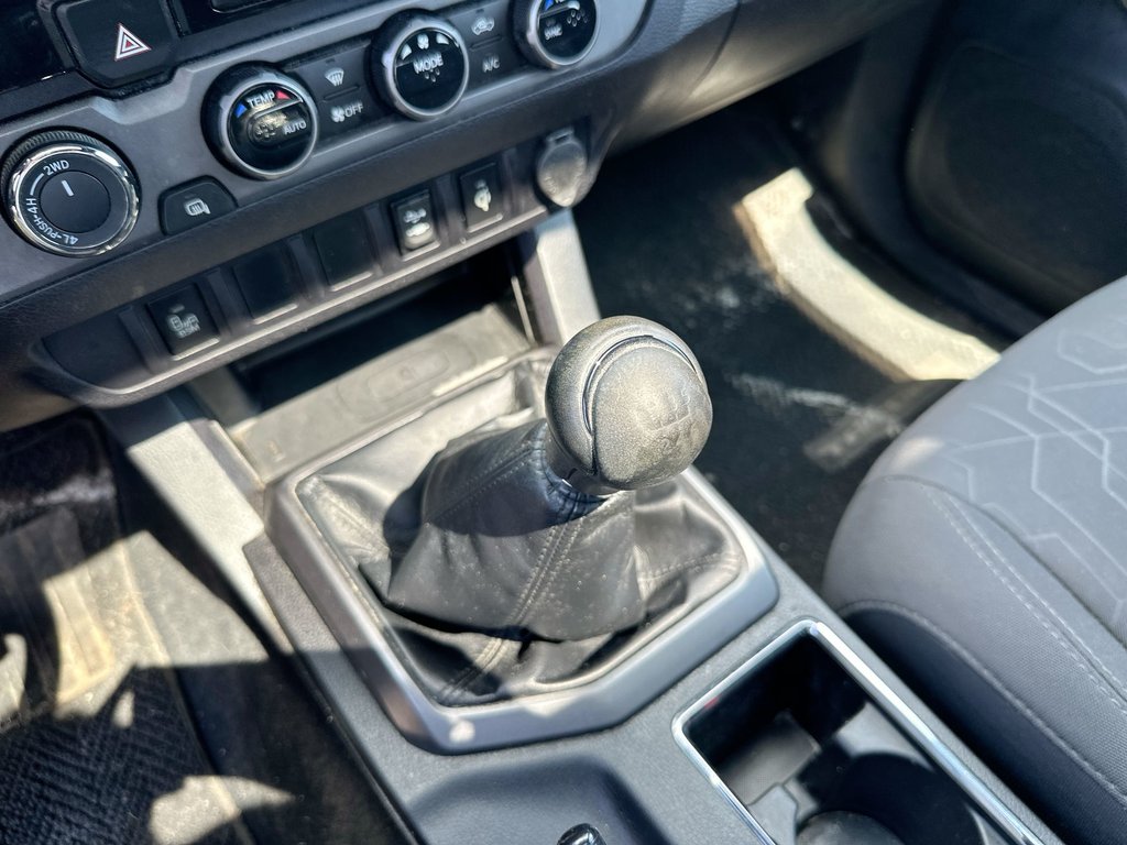 2016 Toyota Tacoma in Antigonish, Nova Scotia - 29 - w1024h768px