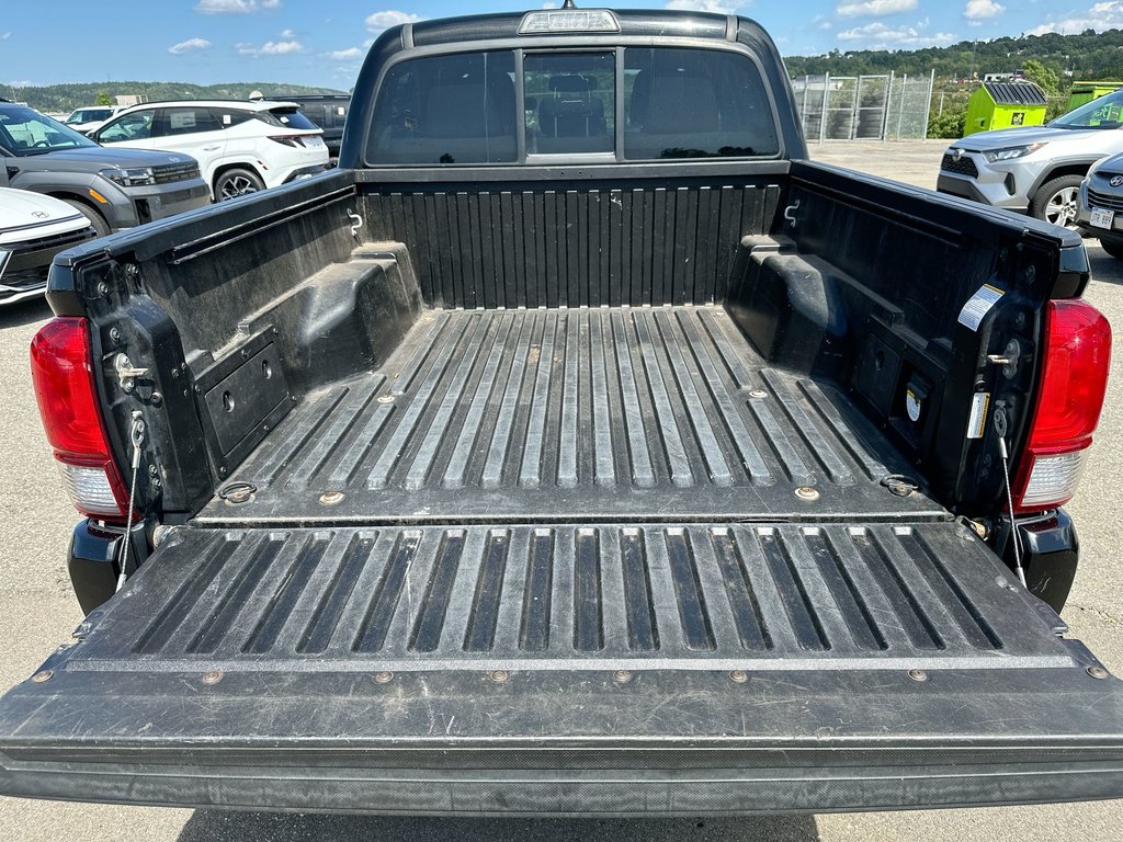 2016 Toyota Tacoma in Antigonish, Nova Scotia - 37 - w1024h768px