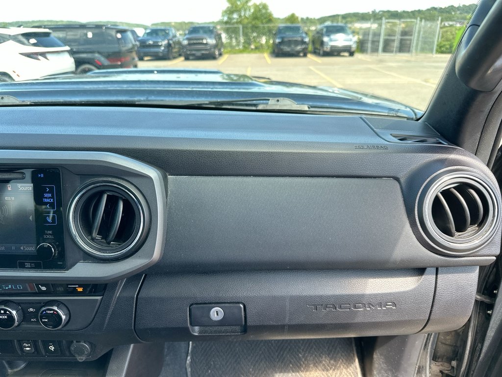 2016 Toyota Tacoma in Antigonish, Nova Scotia - 44 - w1024h768px
