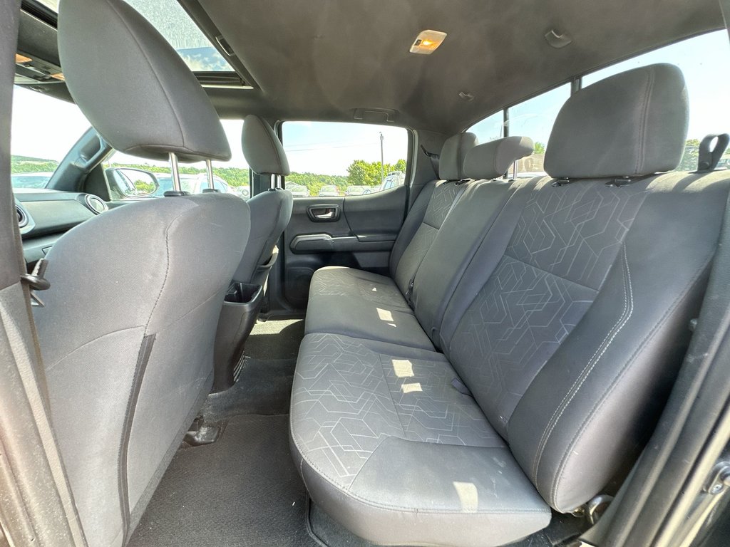 2016 Toyota Tacoma in Antigonish, Nova Scotia - 32 - w1024h768px