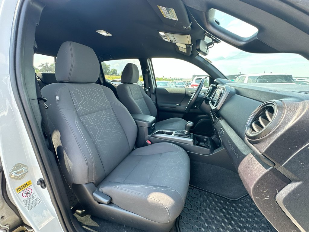 Toyota Tacoma TRD Sport | Manual | Cam | HtdSeat | Bluetooth 2017 à Saint John, Nouveau-Brunswick - 42 - w1024h768px