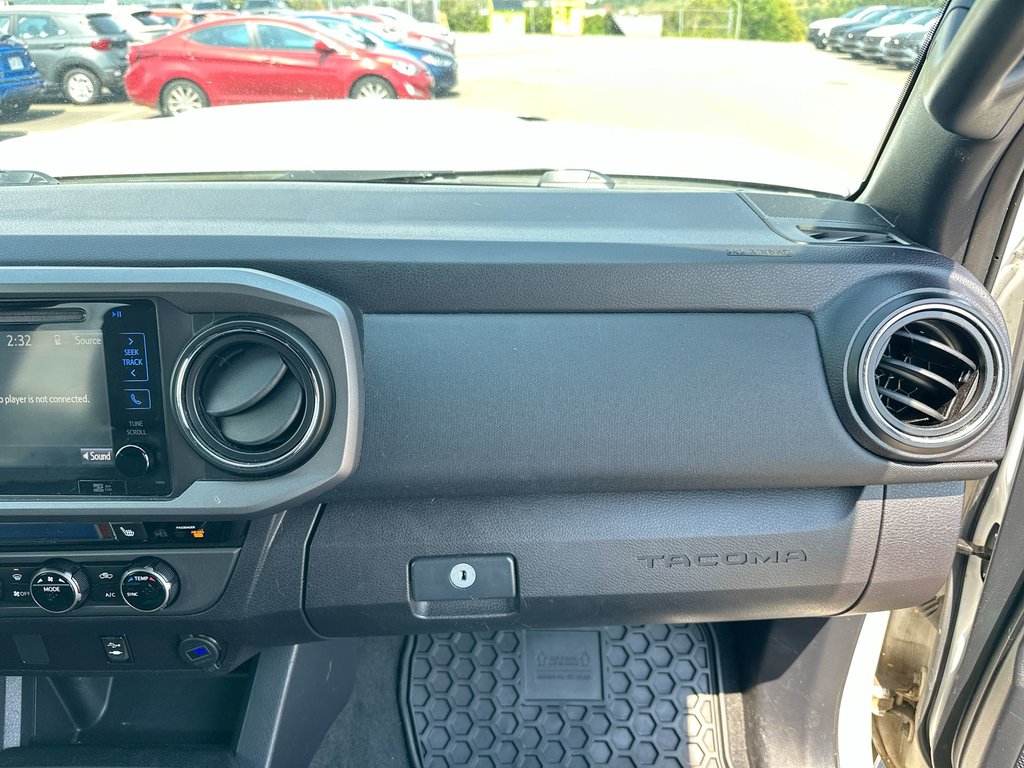 Toyota Tacoma TRD Sport | Manual | Cam | HtdSeat | Bluetooth 2017 à Saint John, Nouveau-Brunswick - 44 - w1024h768px