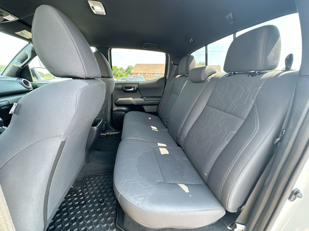 Toyota Tacoma TRD Sport | Manual | Cam | HtdSeat | Bluetooth 2017 à Saint John, Nouveau-Brunswick - 33 - w1024h768px