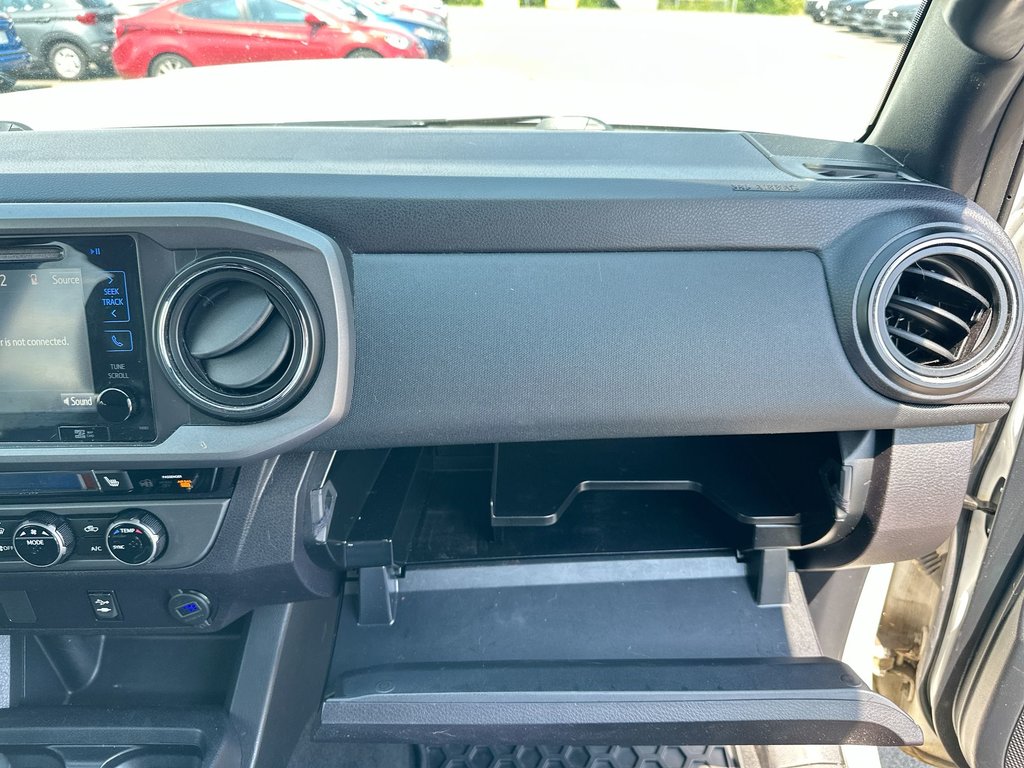 Toyota Tacoma TRD Sport | Manual | Cam | HtdSeat | Bluetooth 2017 à Saint John, Nouveau-Brunswick - 43 - w1024h768px