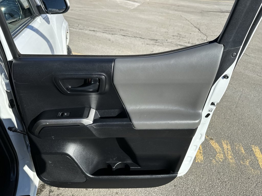 2019 Toyota Tacoma in Antigonish, Nova Scotia - 41 - w1024h768px