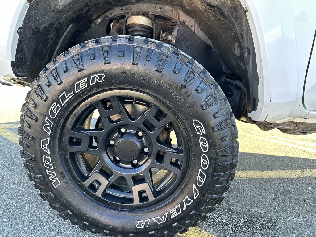 2019 Toyota Tacoma in Antigonish, Nova Scotia - 10 - w1024h768px