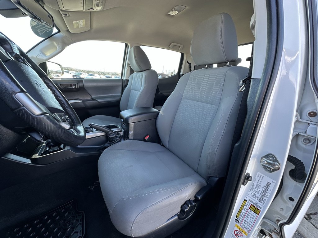 2019 Toyota Tacoma in Antigonish, Nova Scotia - 11 - w1024h768px