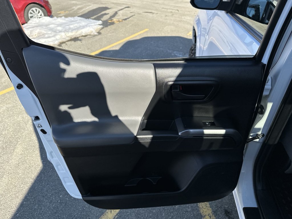 2019 Toyota Tacoma in Antigonish, Nova Scotia - 35 - w1024h768px