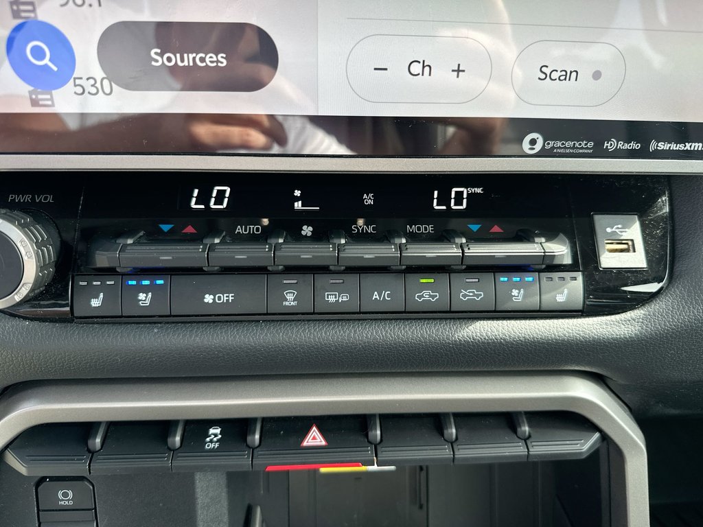 2022 Toyota Tundra Limited | Leather | Nav | Roof | Warranty to 2027 in Saint John, New Brunswick - 27 - w1024h768px