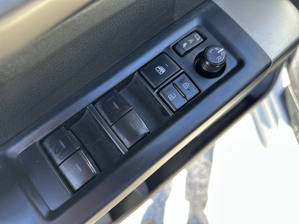 Toyota Tundra Limited Hybrid | Cam | HtdSeat | Warranty to 2033 2025 à Saint John, Nouveau-Brunswick - 15 - w1024h768px