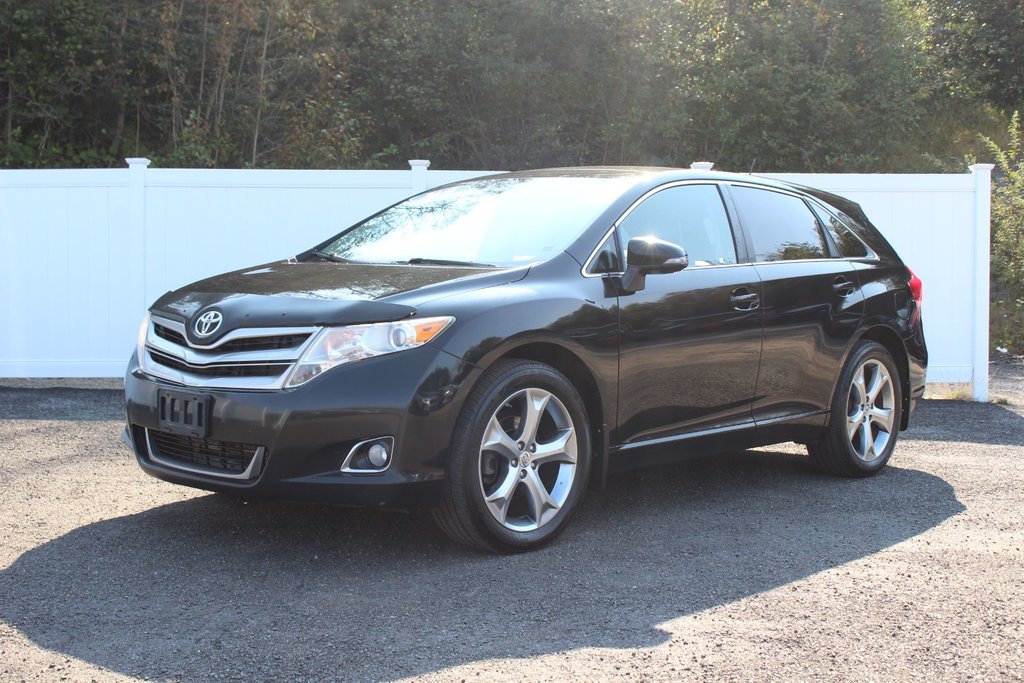 2015  Venza XLE | Lthr | Roof | Cam | Bluetooth | HtdSeats in Saint John, New Brunswick - 3 - w1024h768px