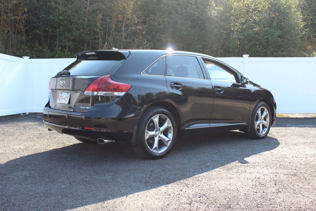 2015  Venza XLE | Lthr | Roof | Cam | Bluetooth | HtdSeats in Saint John, New Brunswick - 7 - w1024h768px