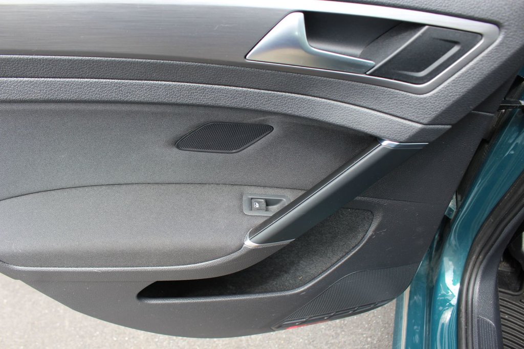 2019 Volkswagen Golf Comfortline | HtdSeats | Cam | Bluetooth | Aux in Saint John, New Brunswick - 33 - w1024h768px
