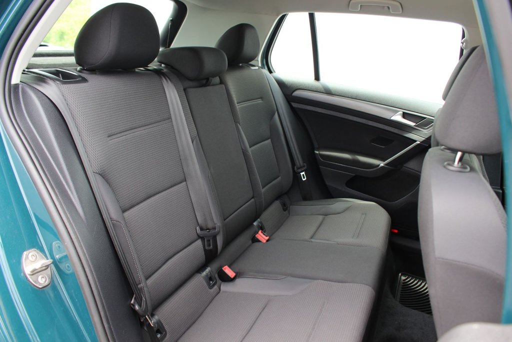 2019 Volkswagen Golf Comfortline | HtdSeats | Cam | Bluetooth | Aux in Saint John, New Brunswick - 38 - w1024h768px