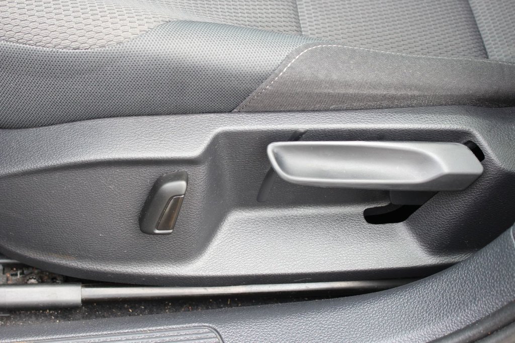 2019 Volkswagen Golf Comfortline | HtdSeats | Cam | Bluetooth | Aux in Saint John, New Brunswick - 13 - w1024h768px
