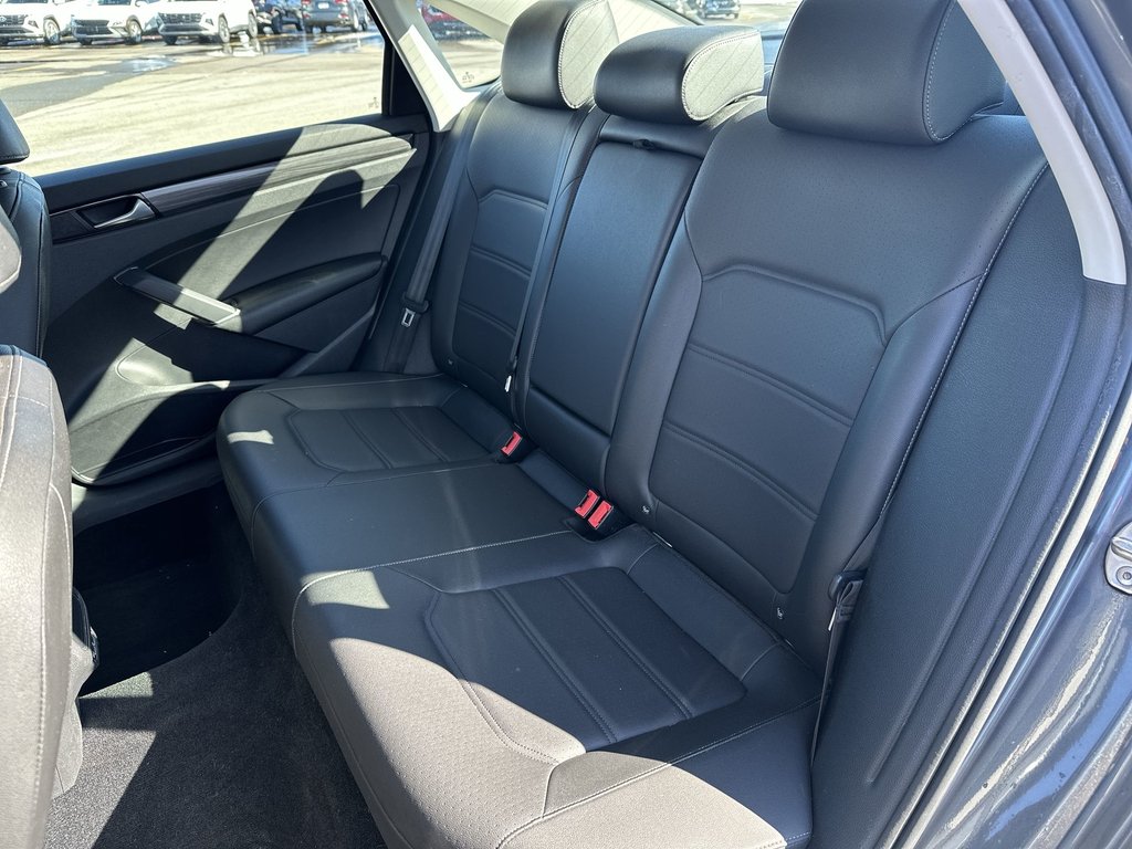 2021 Volkswagen Passat Highline | Lthr | Cam | HtdSeats | Bluetooth | Aux in Saint John, New Brunswick - 32 - w1024h768px