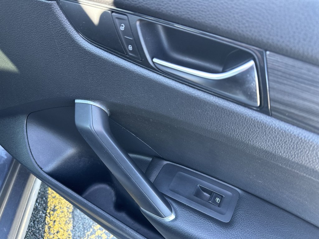 2021 Volkswagen Passat Highline | Lthr | Cam | HtdSeats | Bluetooth | Aux in Saint John, New Brunswick - 44 - w1024h768px