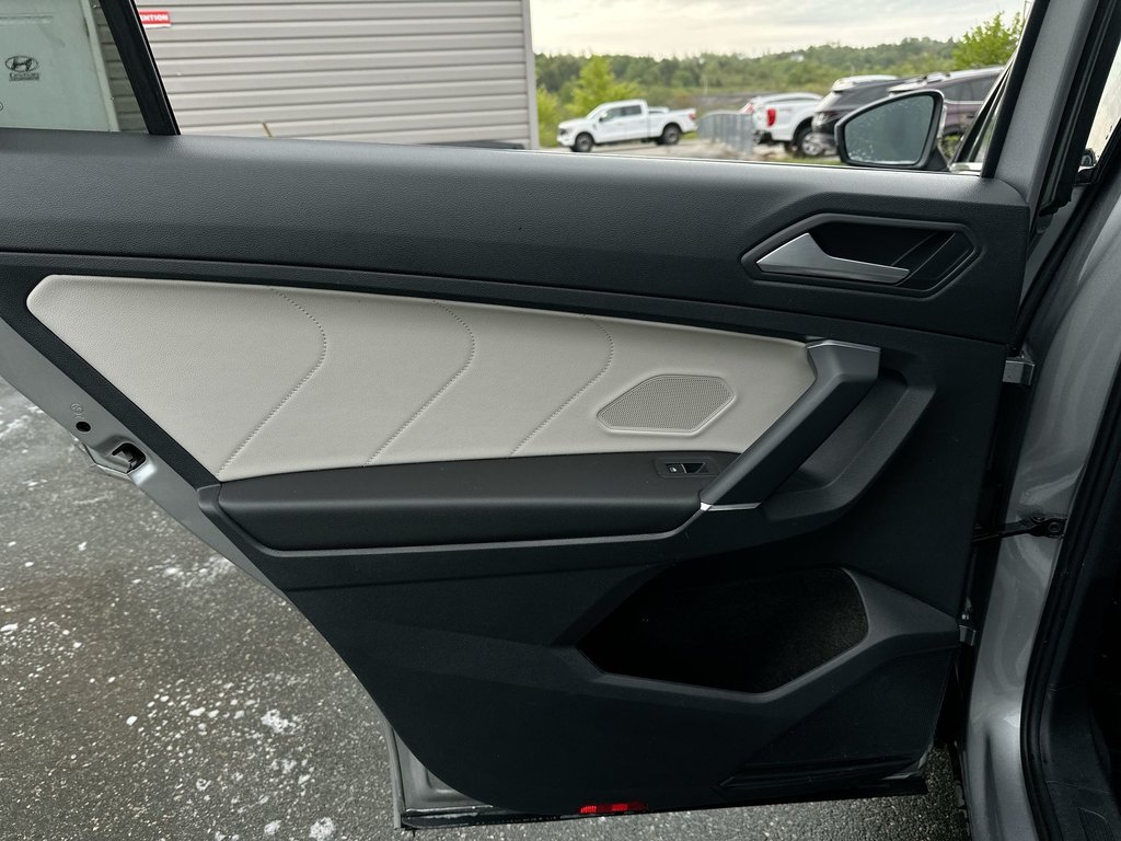 2020 Volkswagen Tiguan Highline | Leather | Keyless | LED | Rain Sensing in Saint John, New Brunswick - 35 - w1024h768px