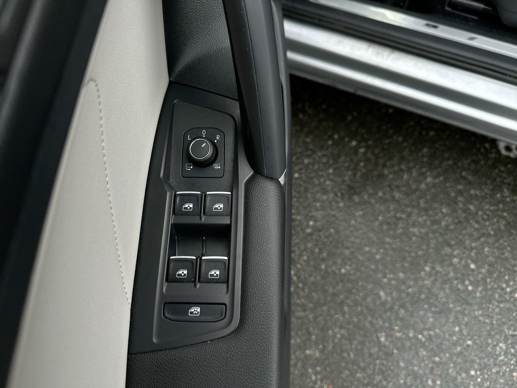 2020 Volkswagen Tiguan Highline | Leather | Keyless | LED | Rain Sensing in Saint John, New Brunswick - 15 - w1024h768px