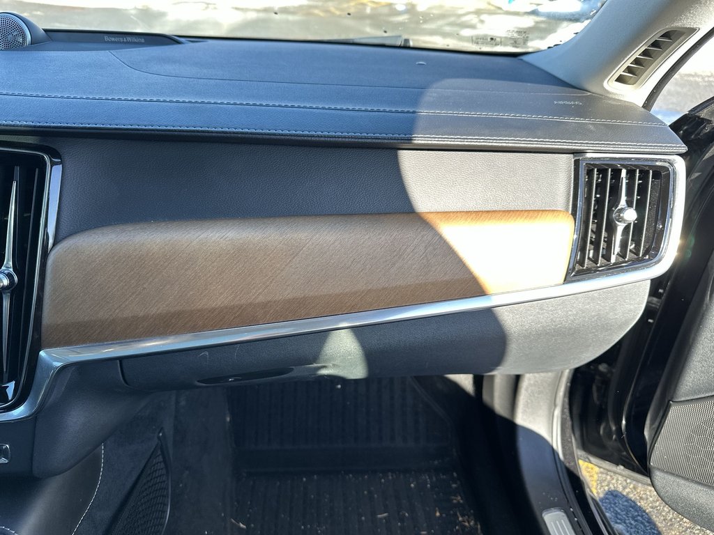 2019 Volvo S90 T6 Inscription | Roof | Cam | HtdSeats | Bluetooth in Saint John, New Brunswick - 44 - w1024h768px