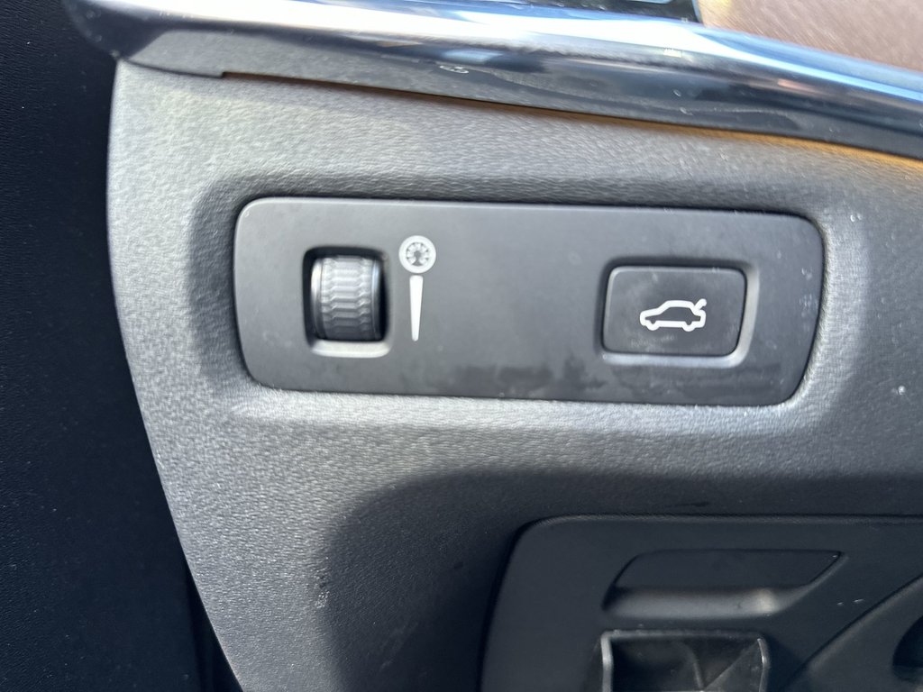 2019 Volvo S90 T6 Inscription | Roof | Cam | HtdSeats | Bluetooth in Saint John, New Brunswick - 22 - w1024h768px