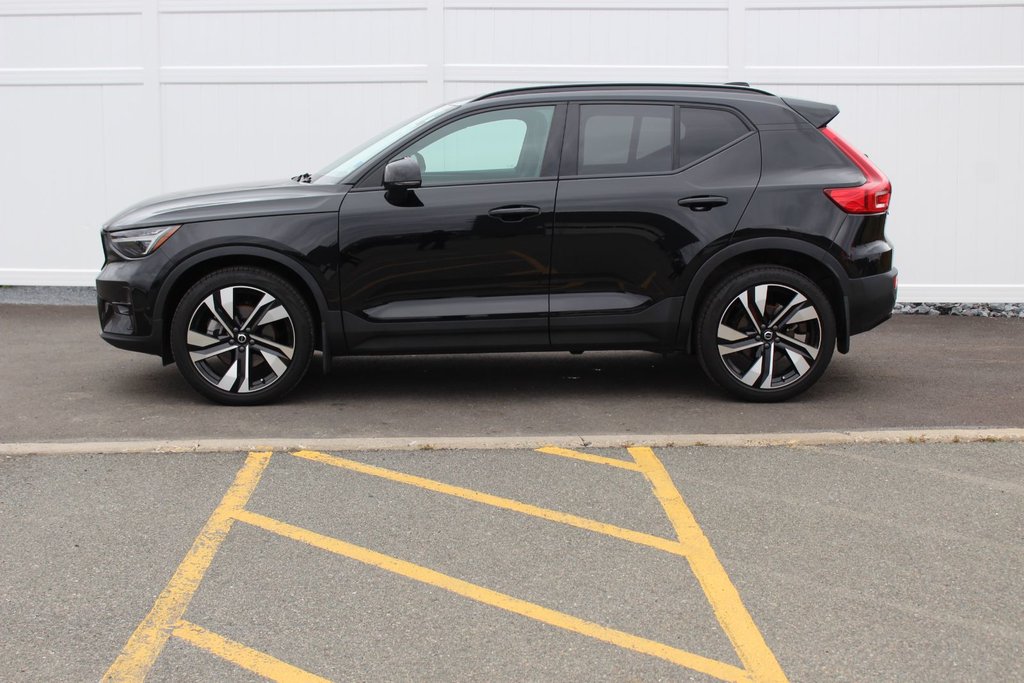 2025 Volvo XC40 Plus Dark Theme | Roof | Lthr | Warranty to 2030 in Saint John, New Brunswick - 4 - w1024h768px