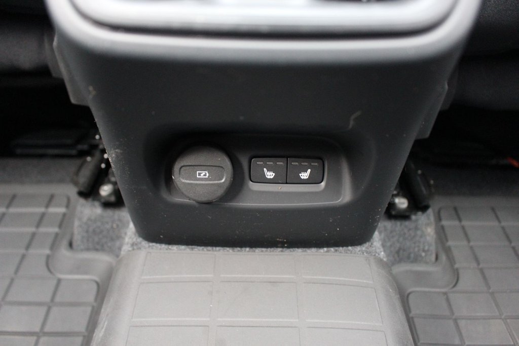 2025 Volvo XC40 Plus Dark Theme | Roof | Lthr | Warranty to 2030 in Saint John, New Brunswick - 47 - w1024h768px