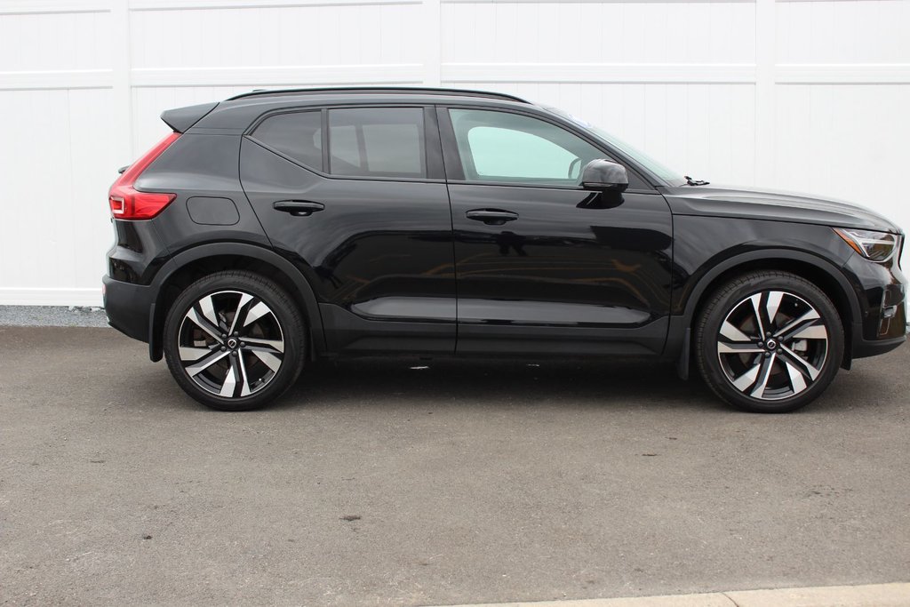 2025 Volvo XC40 Plus Dark Theme | Roof | Lthr | Warranty to 2030 in Saint John, New Brunswick - 8 - w1024h768px
