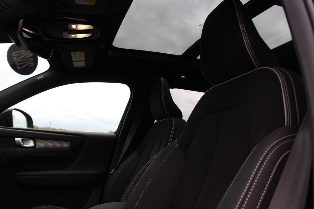 2025 Volvo XC40 Plus Dark Theme | Roof | Lthr | Warranty to 2030 in Saint John, New Brunswick - 13 - w1024h768px