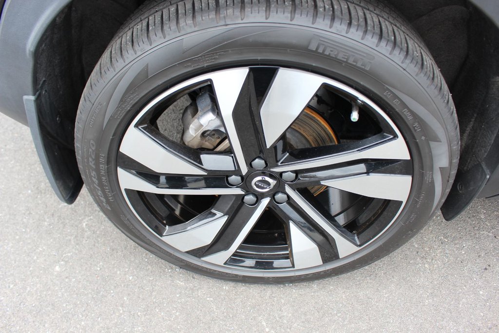 2025 Volvo XC40 Plus Dark Theme | Roof | Lthr | Warranty to 2030 in Saint John, New Brunswick - 9 - w1024h768px