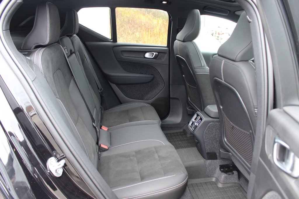 2025 Volvo XC40 Plus Dark Theme | Roof | Lthr | Warranty to 2030 in Saint John, New Brunswick - 51 - w1024h768px