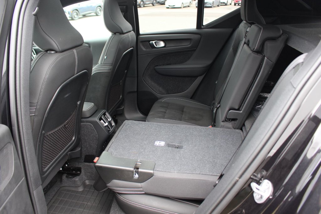 2025 Volvo XC40 Plus Dark Theme | Roof | Lthr | Warranty to 2030 in Saint John, New Brunswick - 45 - w1024h768px