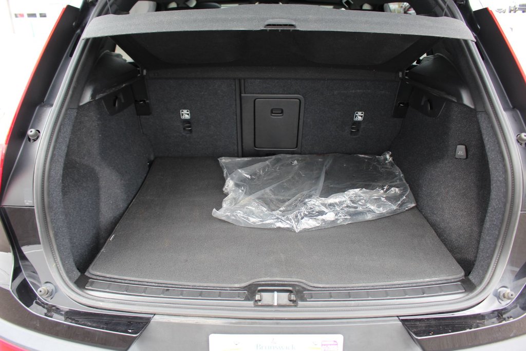 2025 Volvo XC40 Plus Dark Theme | Roof | Lthr | Warranty to 2030 in Saint John, New Brunswick - 52 - w1024h768px