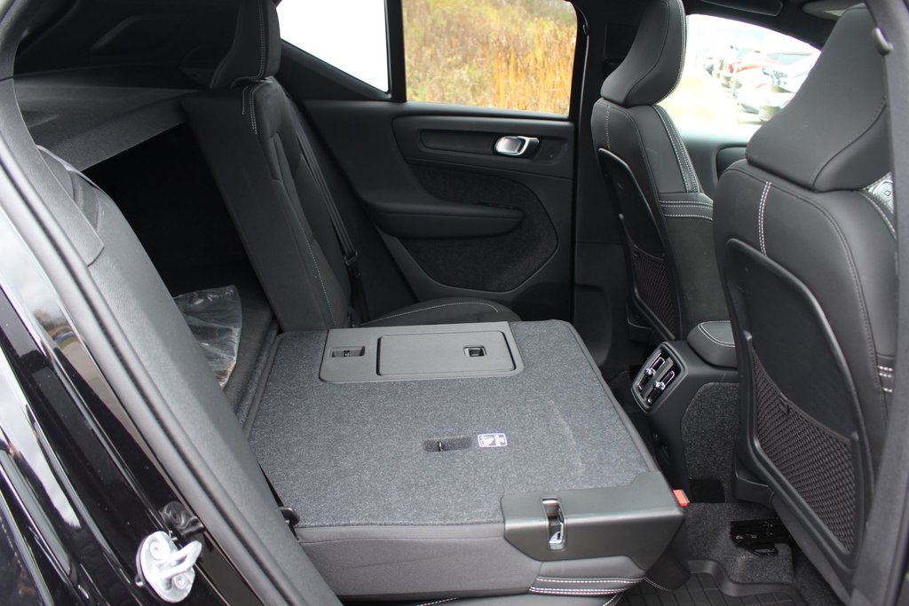 2025 Volvo XC40 Plus Dark Theme | Roof | Lthr | Warranty to 2030 in Saint John, New Brunswick - 49 - w1024h768px