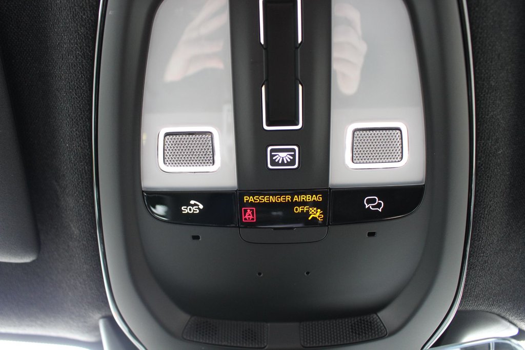 2025 Volvo XC40 Plus Dark Theme | Roof | Lthr | Warranty to 2030 in Saint John, New Brunswick - 31 - w1024h768px