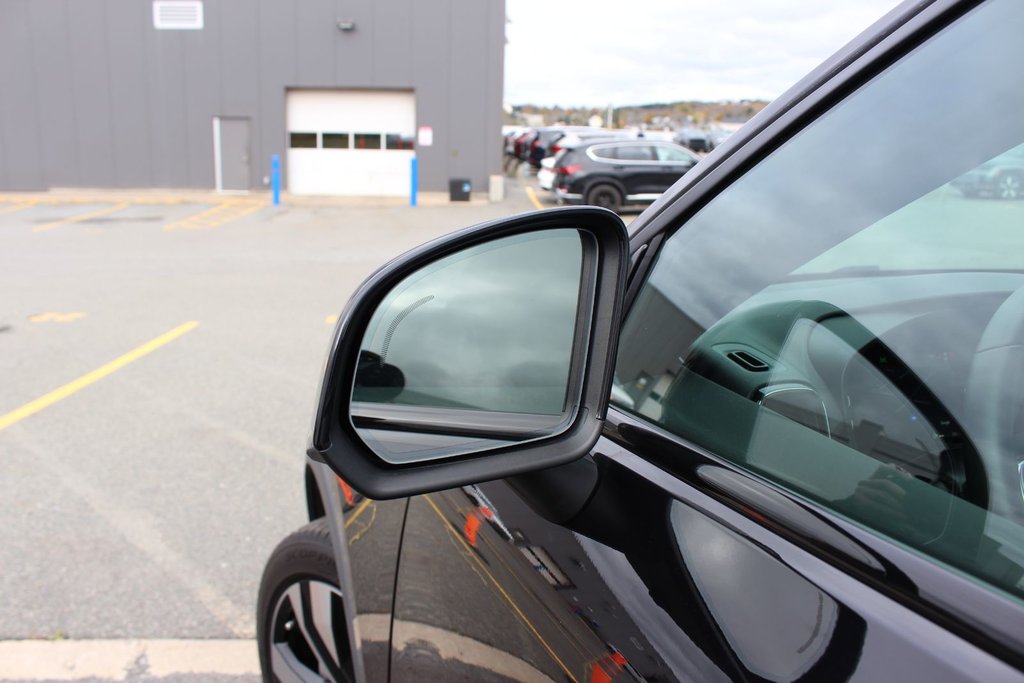 2025 Volvo XC40 Plus Dark Theme | Roof | Lthr | Warranty to 2030 in Saint John, New Brunswick - 11 - w1024h768px