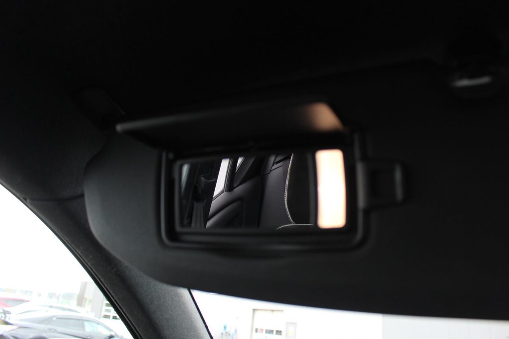 2025 Volvo XC40 Plus Dark Theme | Roof | Lthr | Warranty to 2030 in Saint John, New Brunswick - 33 - w1024h768px