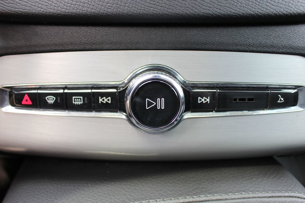 2020 Volvo XC90 in Antigonish, Nova Scotia - 25 - w1024h768px