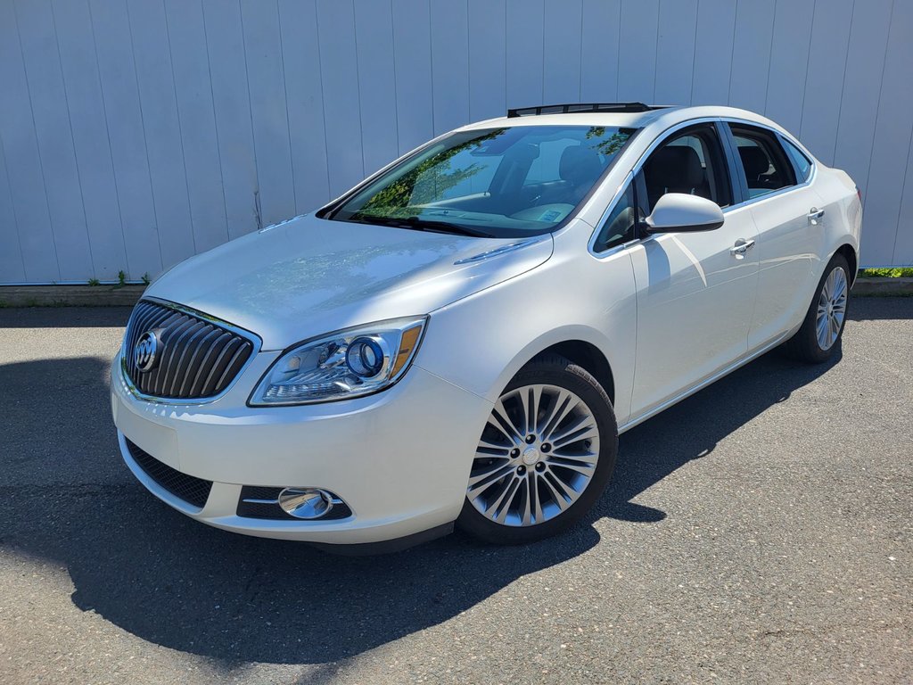 2015  Verano Leather Group | Leather | SunRoof | Nav | Cam | XM in Saint John, New Brunswick - 7 - w1024h768px