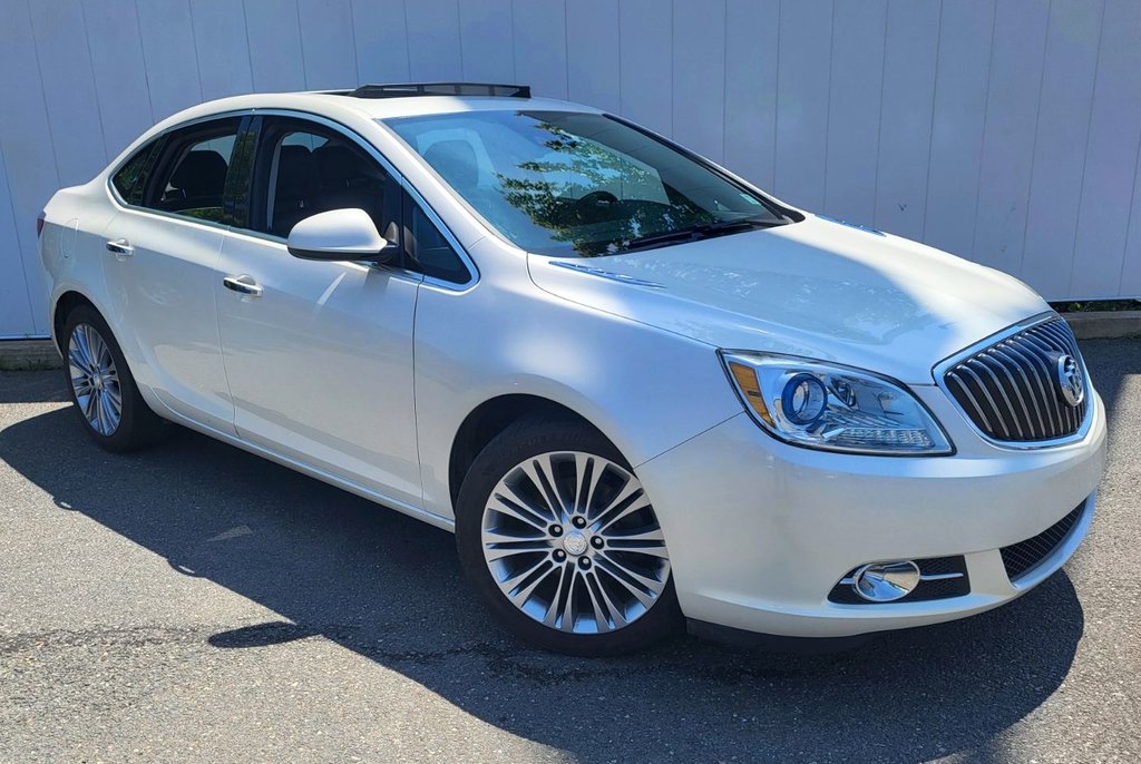 2015  Verano Leather Group | Leather | SunRoof | Nav | Cam | XM in Saint John, New Brunswick - 1 - w1024h768px