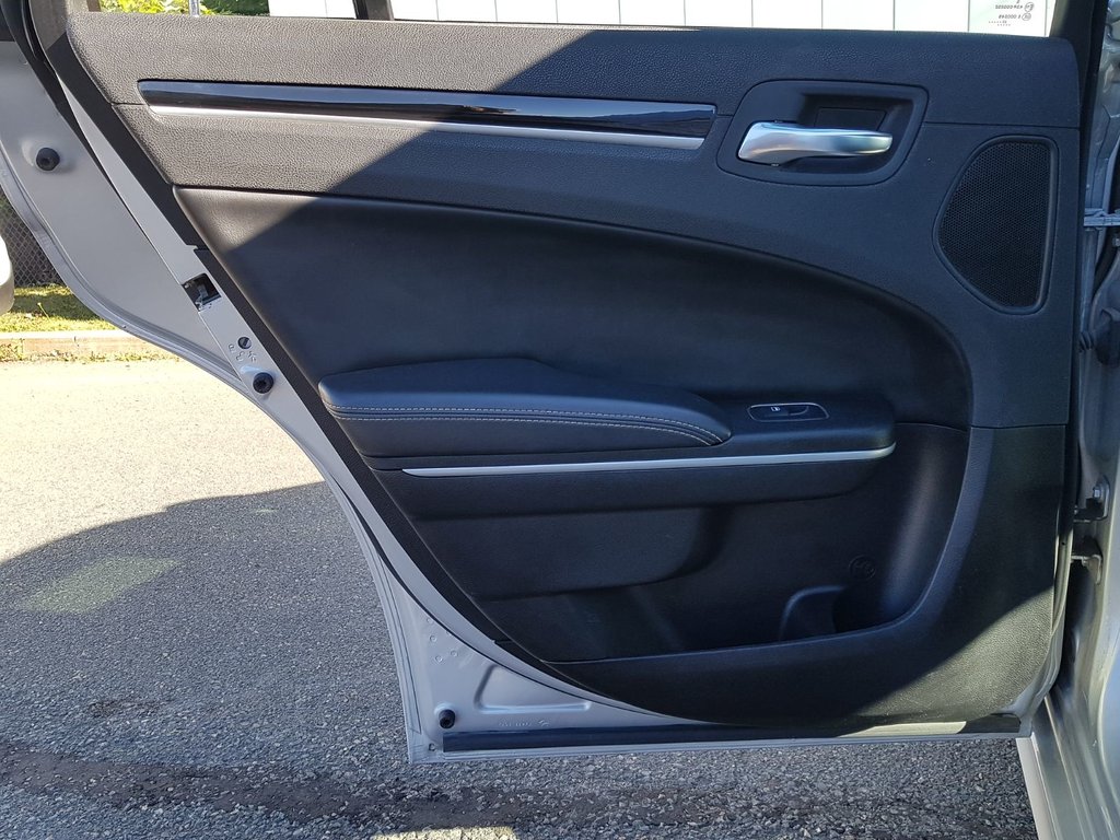 2022 Chrysler 300 in Antigonish, Nova Scotia - 46 - w1024h768px