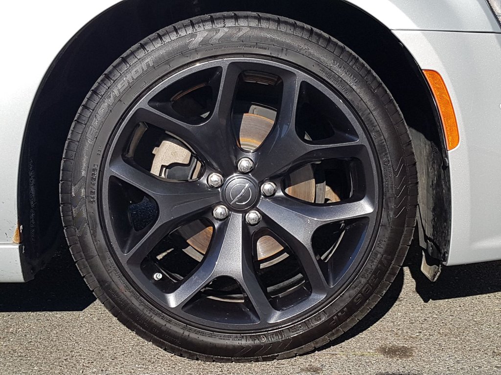 2022 Chrysler 300 in Antigonish, Nova Scotia - 13 - w1024h768px