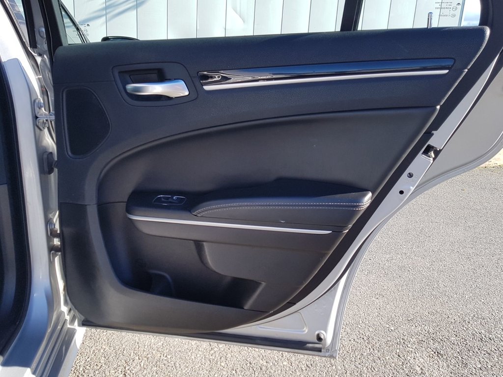 2022 Chrysler 300 in Antigonish, Nova Scotia - 51 - w1024h768px