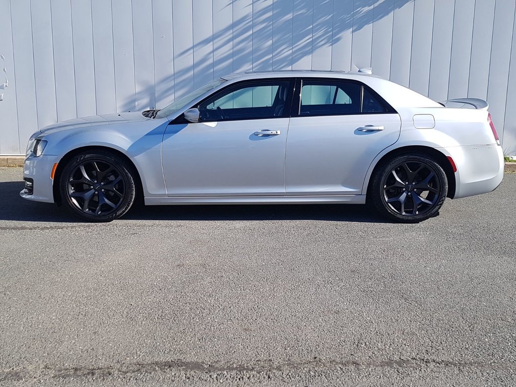 2022 Chrysler 300 in Antigonish, Nova Scotia - 6 - w1024h768px