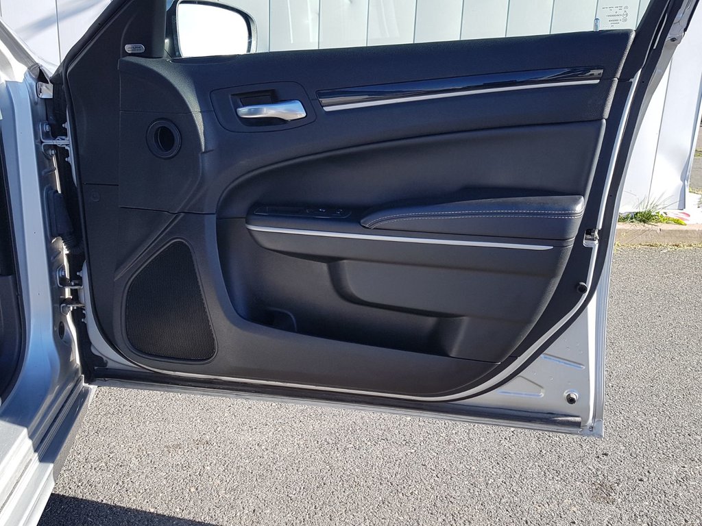 2022 Chrysler 300 in Antigonish, Nova Scotia - 54 - w1024h768px