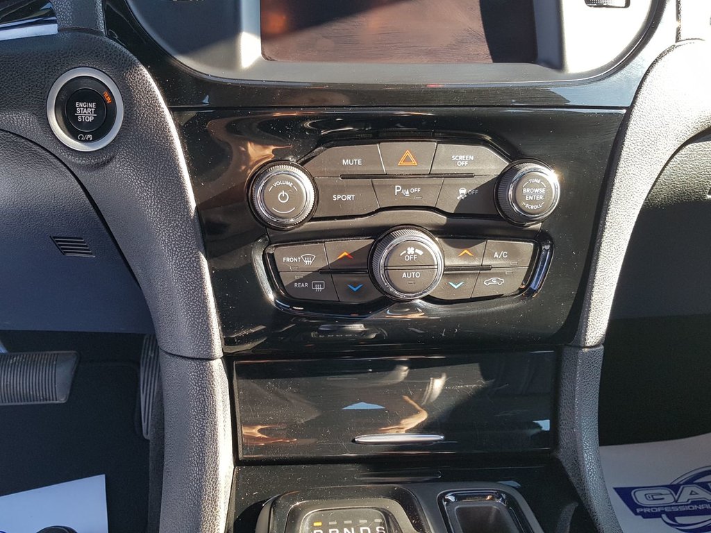 2022 Chrysler 300 in Antigonish, Nova Scotia - 38 - w1024h768px