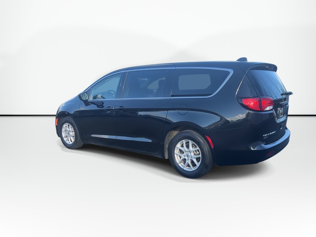 2023 Chrysler Grand Caravan SXT | Cam | USB | HtdSeats | Bluetooth in Saint John, New Brunswick - 6 - w1024h768px