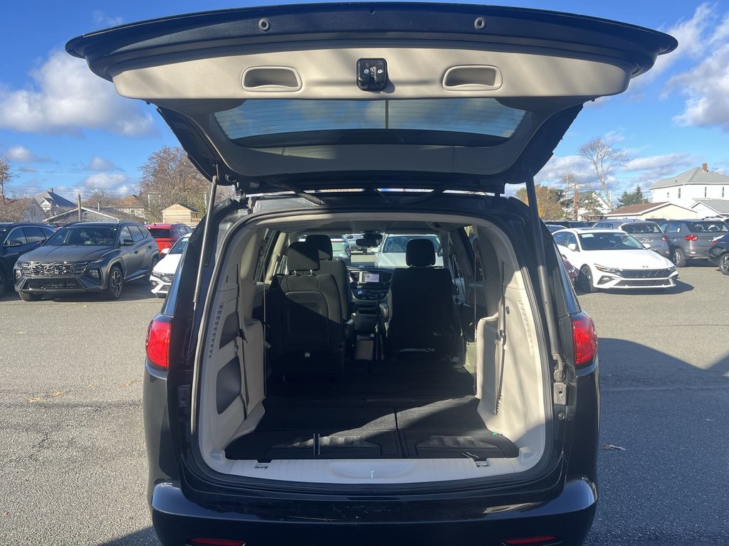 2023 Chrysler Grand Caravan SXT | Cam | USB | HtdSeats | Bluetooth in Saint John, New Brunswick - 33 - w1024h768px