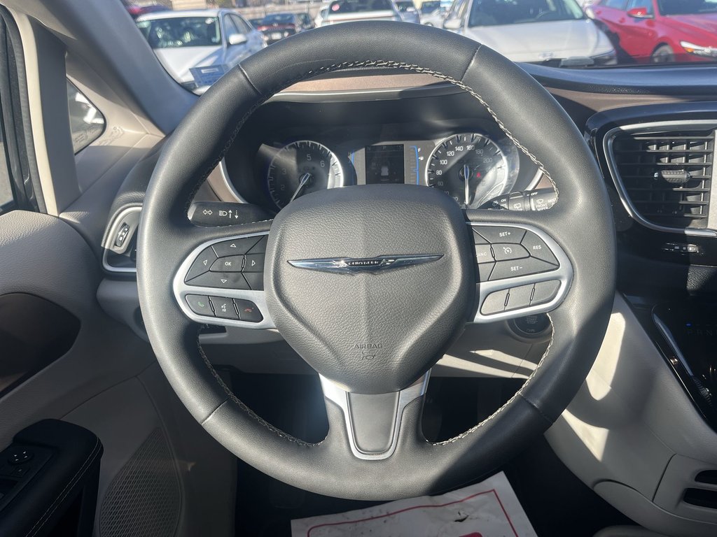 2023 Chrysler Grand Caravan SXT | Cam | USB | HtdSeats | Bluetooth in Saint John, New Brunswick - 16 - w1024h768px